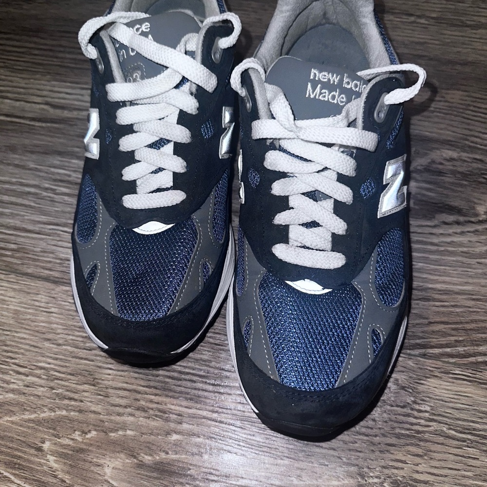 Rare size 7 1/2 heritage collection vintage 993 New balance sneakers trending